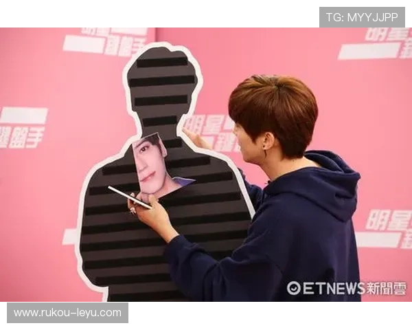 _明星主持加盟：赛事带来更多趣味互动_，主持人介绍明星开场白