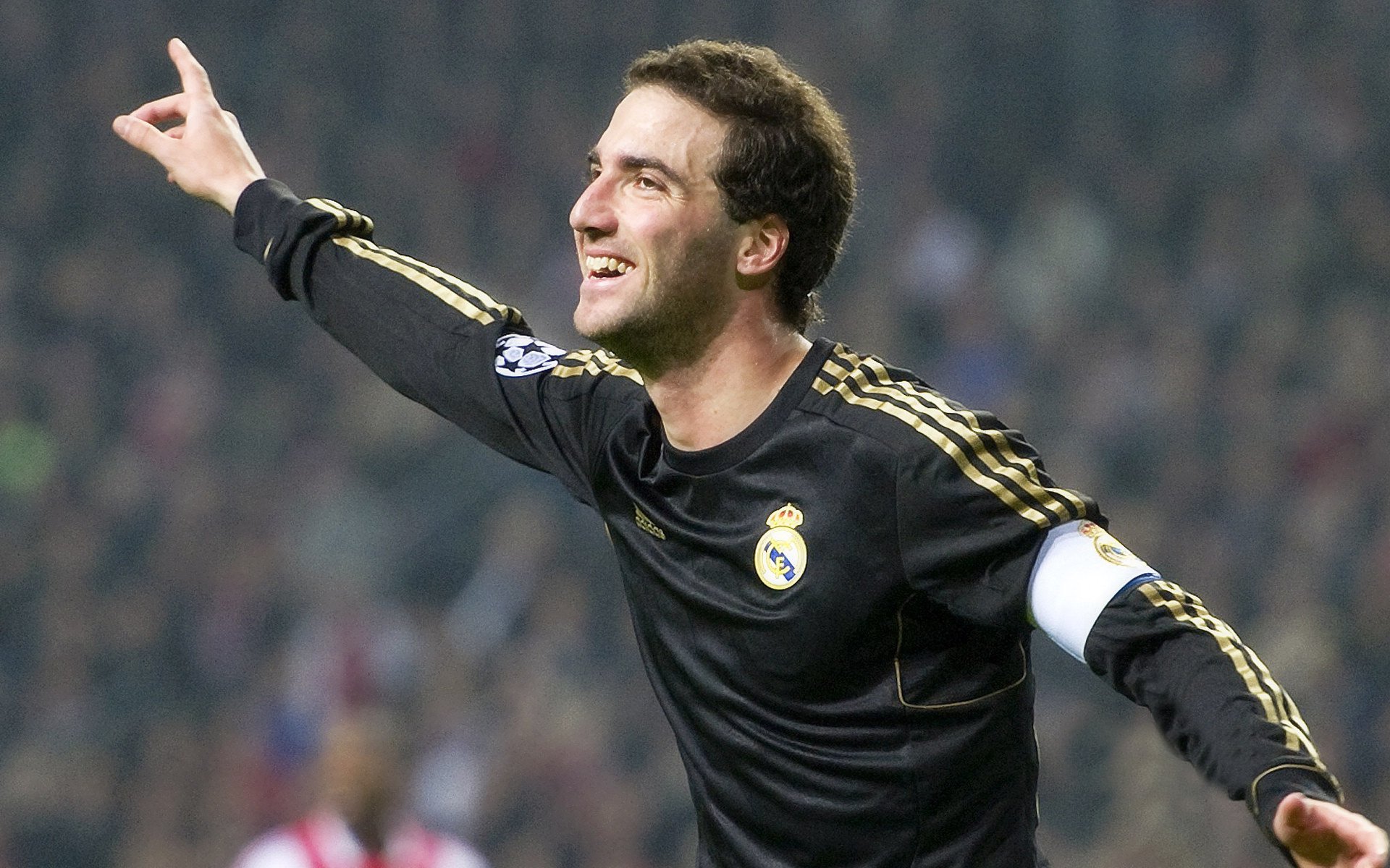 “滚球运动：三叉湖赛场成新兴运动的竞技中心”